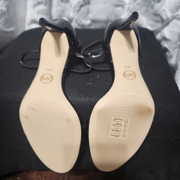 Michael Kors black patent leather strappy 3" heel size 8.5M  NWOT - Picture 4 of 5